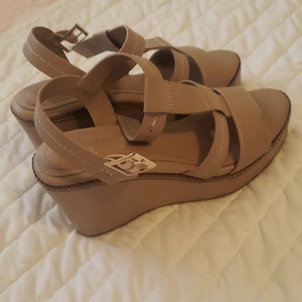 Wedge platform sandals